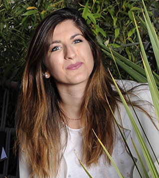 Sarah Fernandez - Responsable relation clientèle - et chargée communication